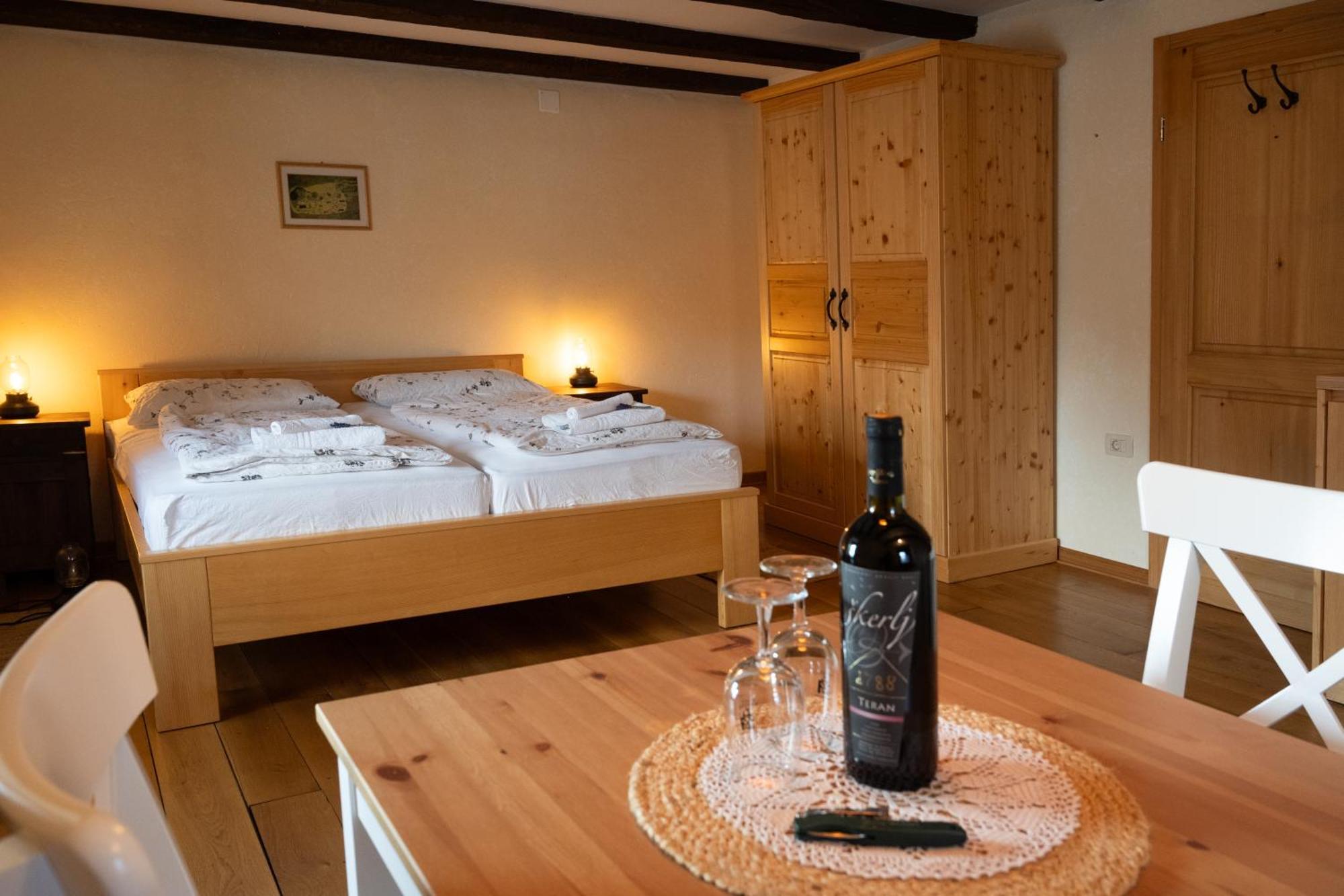 Skerlj Wine Estate Guest House Tomaj Eksteriør bilde